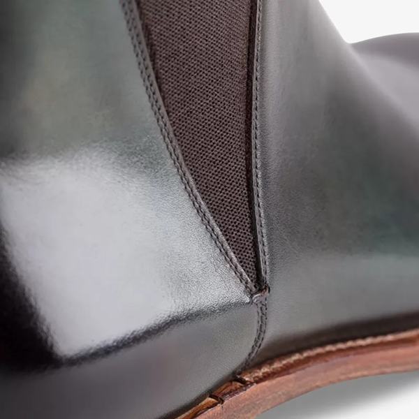 Classic Chelsea Round Toe Shiny Black Boots