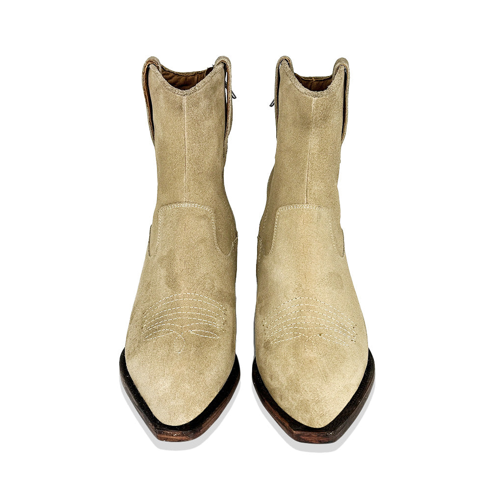 Lanzamiento Tubo Cowboy Boots