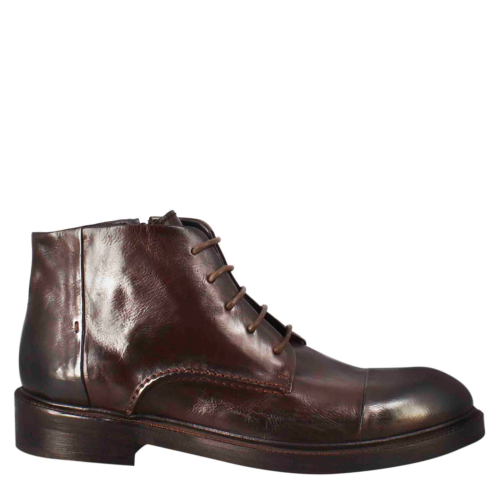 Medium diver men's amphibious boot in washed leather