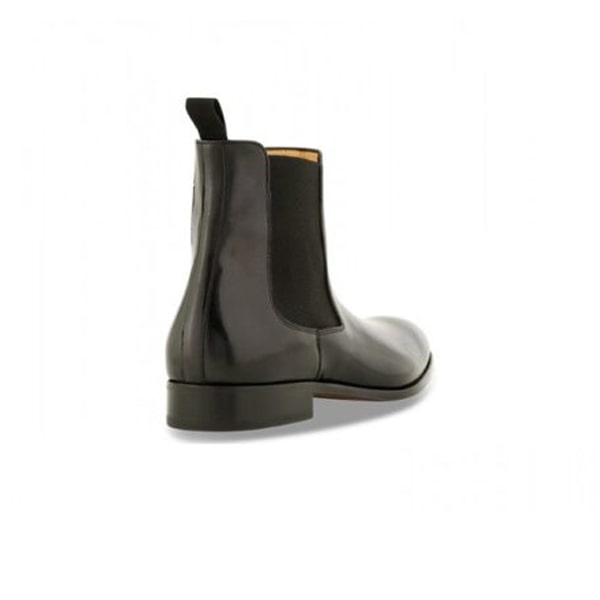 Classic Chelsea Round Toe Black Boots
