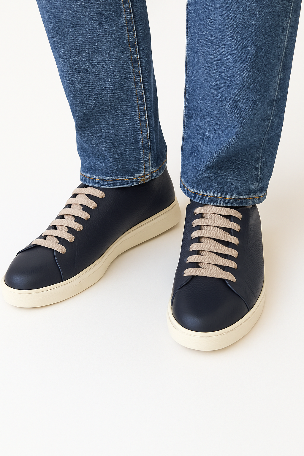 Classic Sneaker in Blue Leather