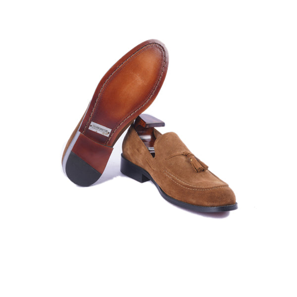 Tassel Loafer in Suede